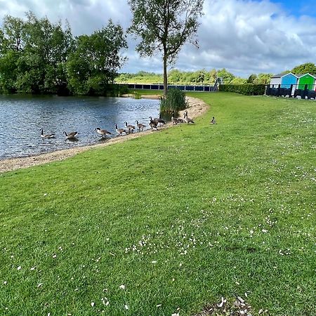Waters Edge, Hoburne Cotswolds Βίλα South Cerney Εξωτερικό φωτογραφία