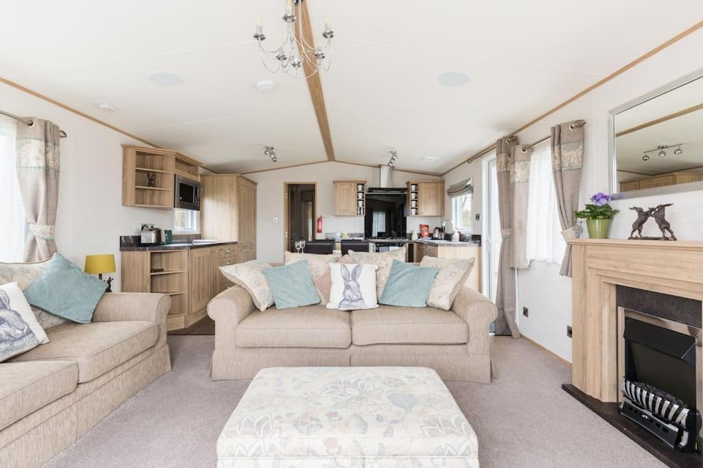 Waters Edge, Hoburne Cotswolds Βίλα South Cerney Εξωτερικό φωτογραφία