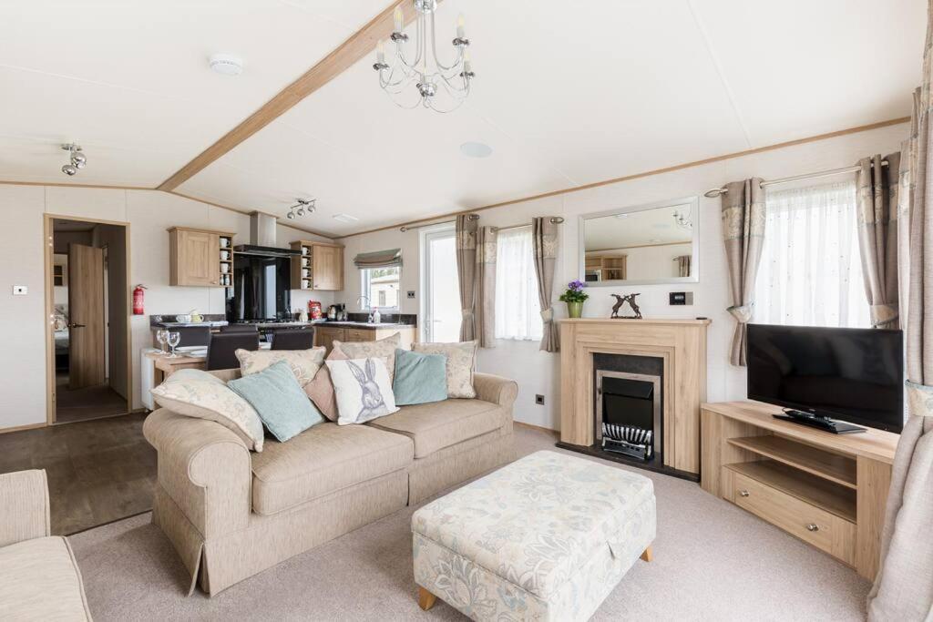Waters Edge, Hoburne Cotswolds Βίλα South Cerney Εξωτερικό φωτογραφία