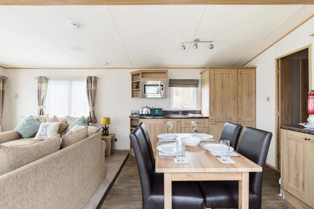 Waters Edge, Hoburne Cotswolds Βίλα South Cerney Εξωτερικό φωτογραφία