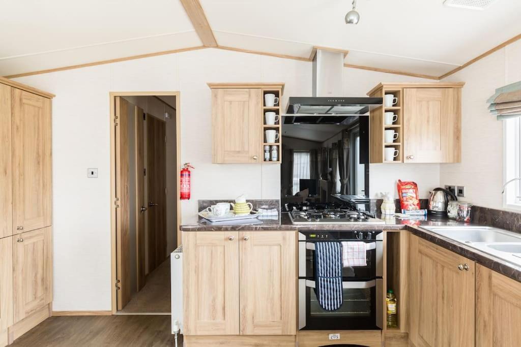 Waters Edge, Hoburne Cotswolds Βίλα South Cerney Εξωτερικό φωτογραφία